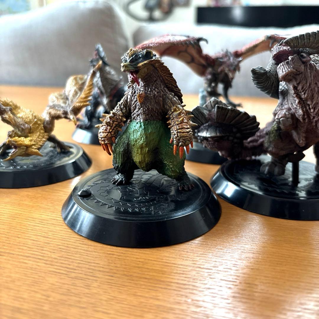 モンスターハンター　フィギュア　ぬいぐるみ　ストラップ　24体セット