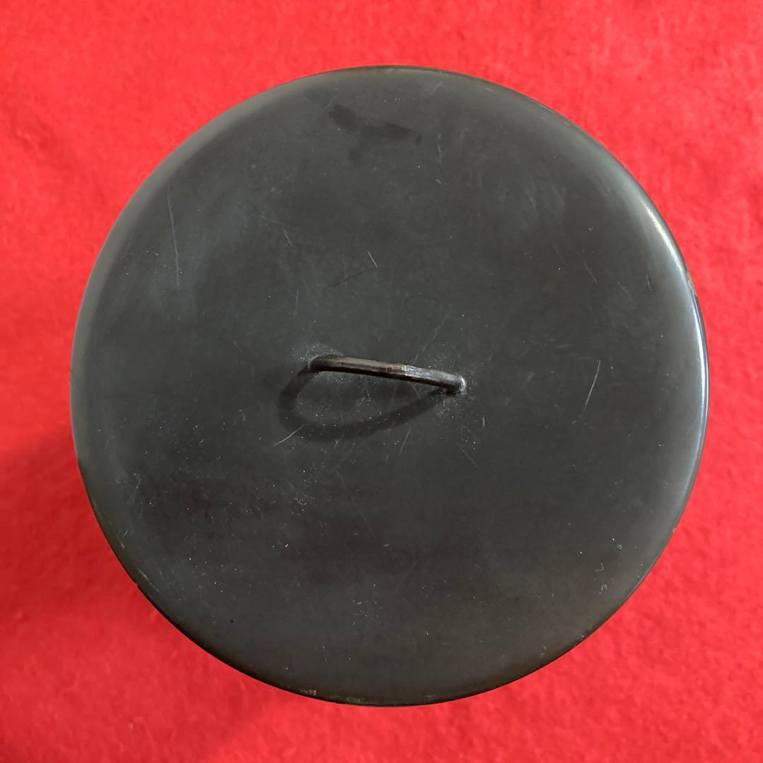 佐世保　平戸三川内焼　　　　　　　　　　　　　　　　白磁鯉図水指（漆塗り蓋付き）