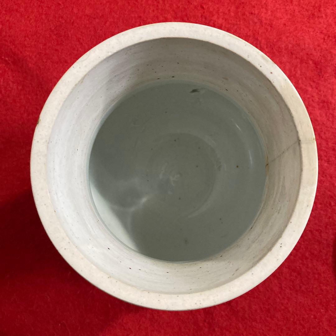 佐世保　平戸三川内焼　　　　　　　　　　　　　　　　白磁鯉図水指（漆塗り蓋付き）