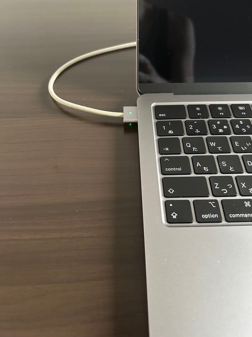 Apple MacBook Air (M2, 2022) 本体＋充電器