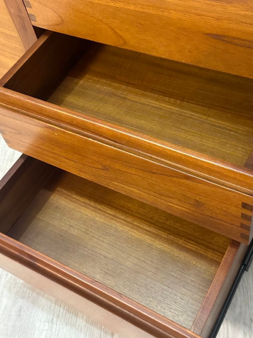 【東京都内23区配送無料】チーク材　サイドボード　キャビネット　チェスト　棚