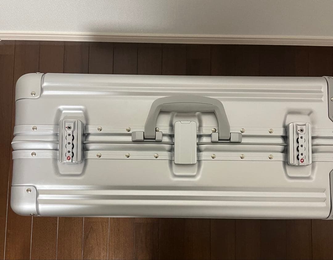 【新品 未使用】 メルセデス ベンツ 65L キャリーケース 非売品