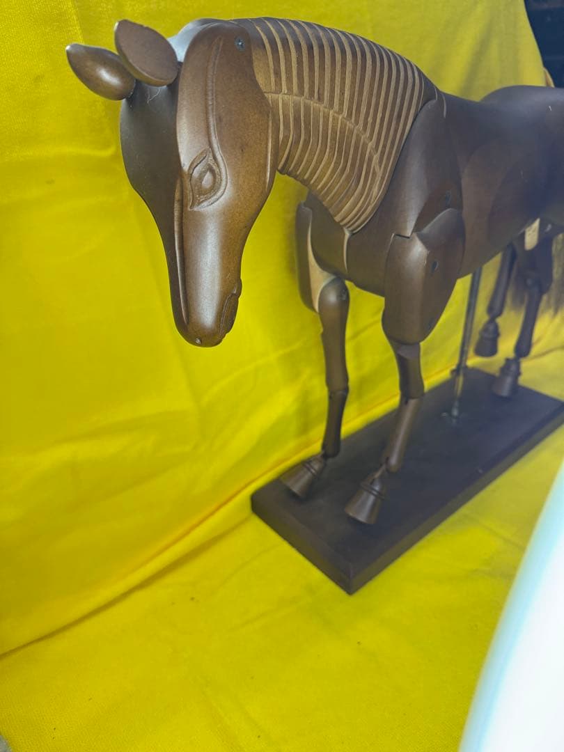 木製馬のモデル人形