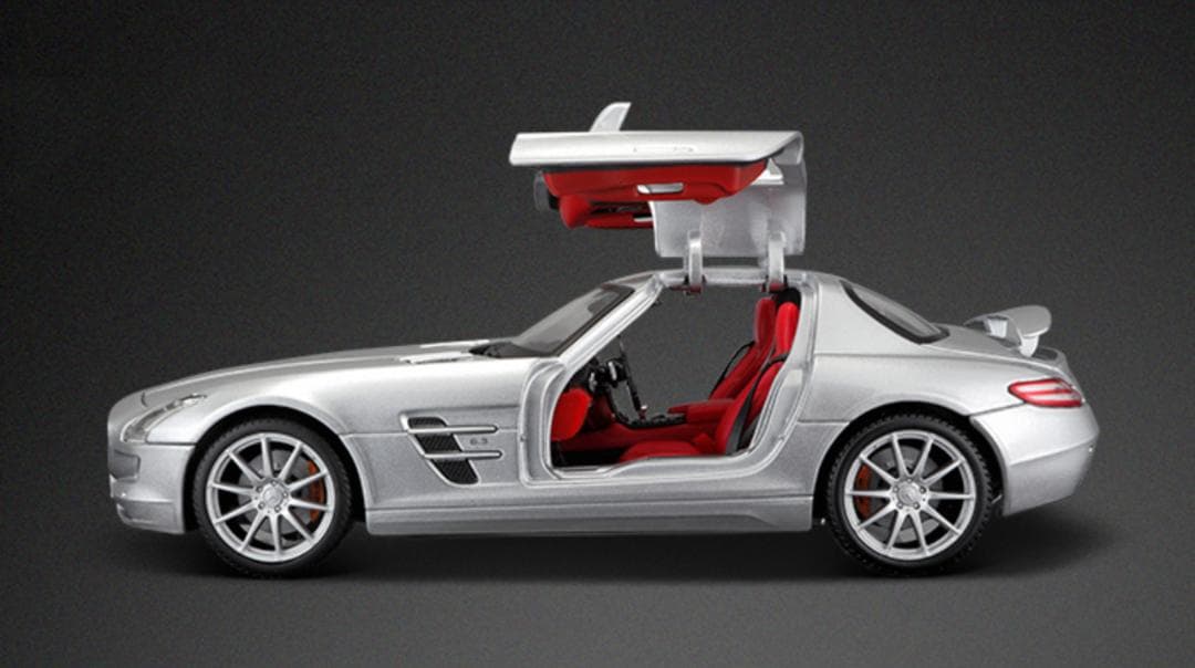 1/18 メルセデスベンツ SLS AMG ミニカー　完成品　展示台付