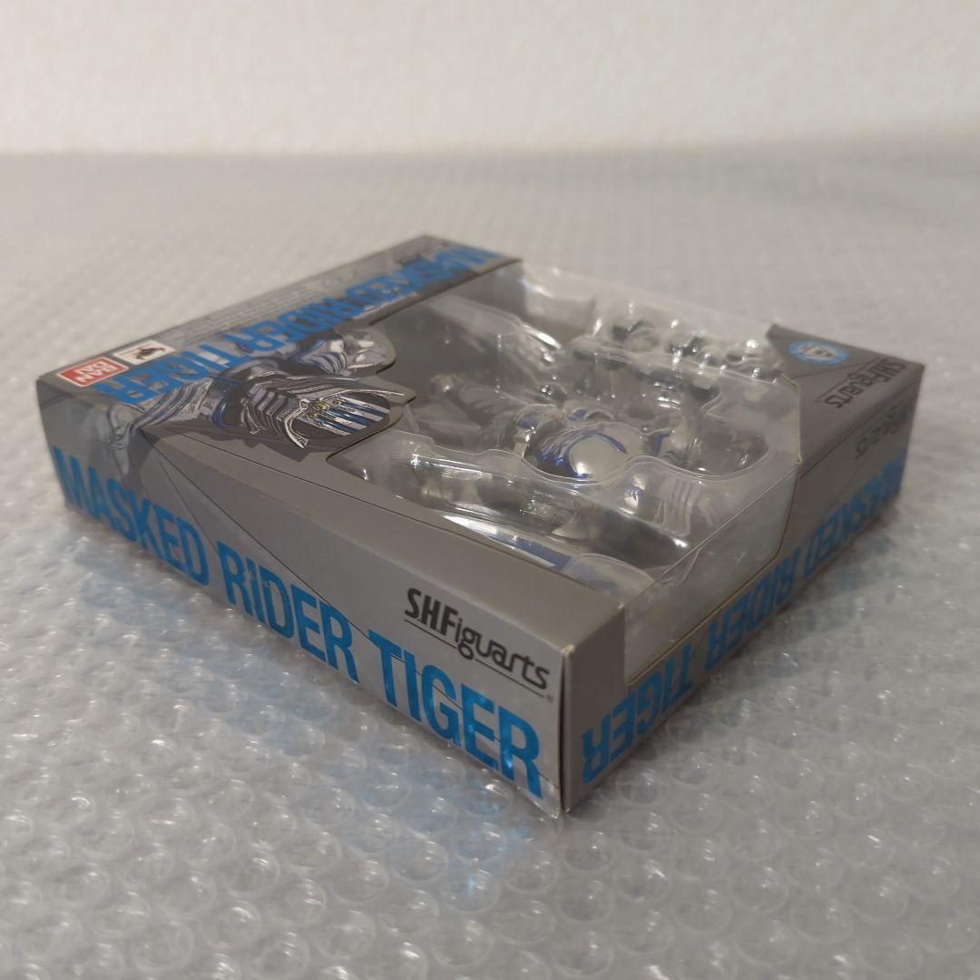 【希少・未開封品】S.H.フィギュアーツ 仮面ライダータイガ 龍騎 フィギュア