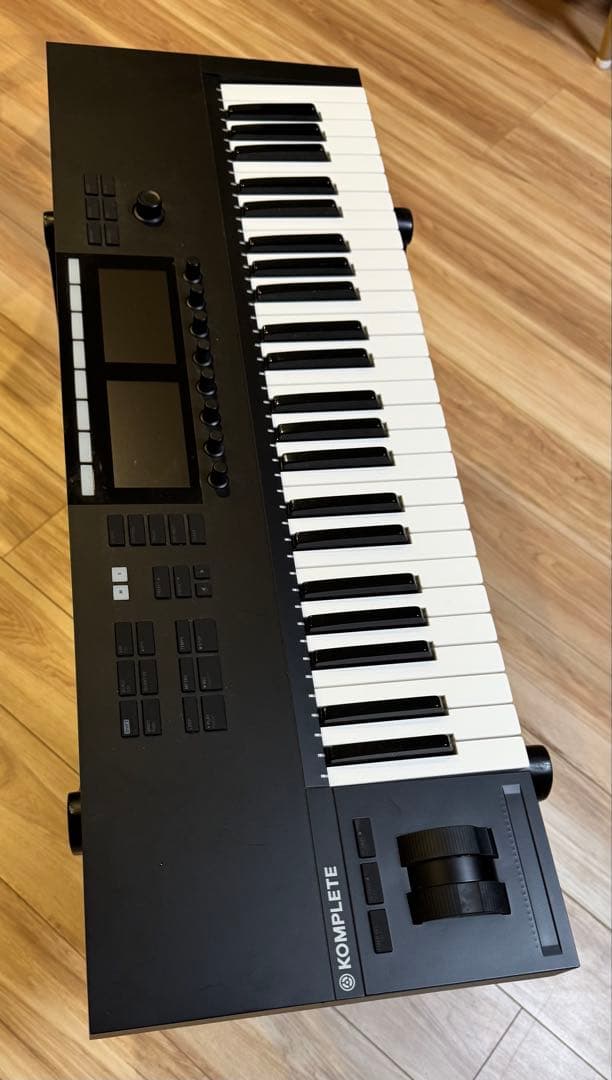 KOMPLETE KONTROL S49 MIDIキーボード