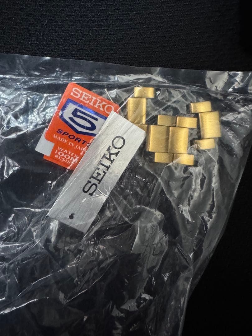 SEIKO 5スポーツ　自動巻き　ダイバーズ　ゴールド