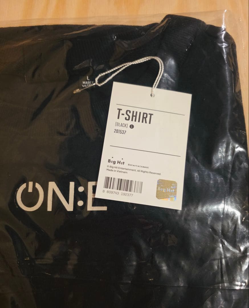 BTS MOS ON:E メンバー全員 着用 Tシャツ　新品　Lサイズ