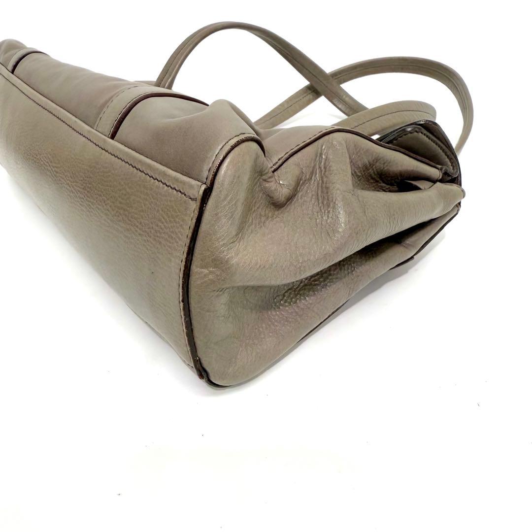 ✨PRADA レザー トートバッグ✨