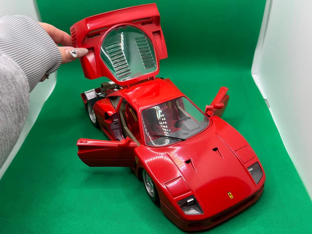 Ferrari F40 1/18スケール 赤