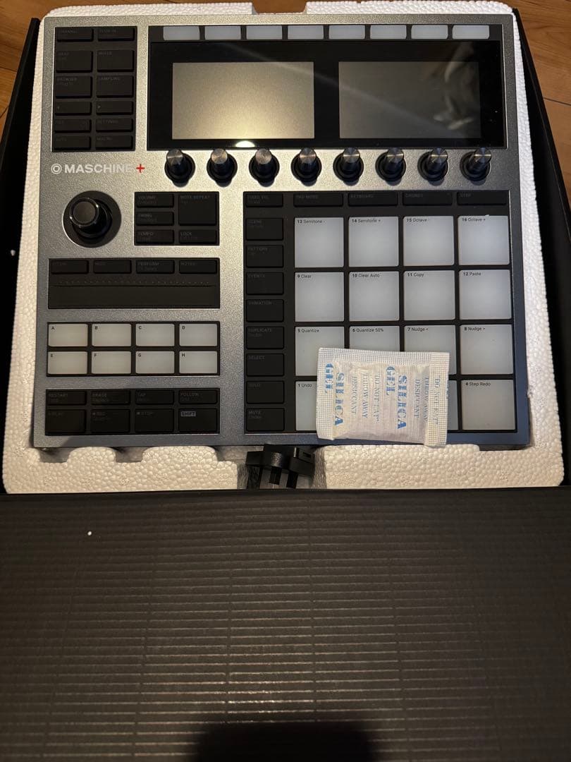 DJ機材 machine+ (plus) native instruments