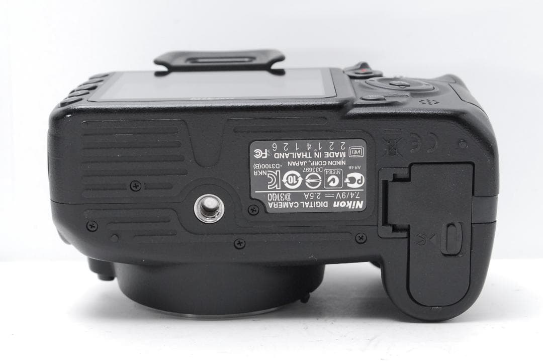 【新品級ショット数　外箱付】Nikon D3100　スマホ転送　動画も撮影できる