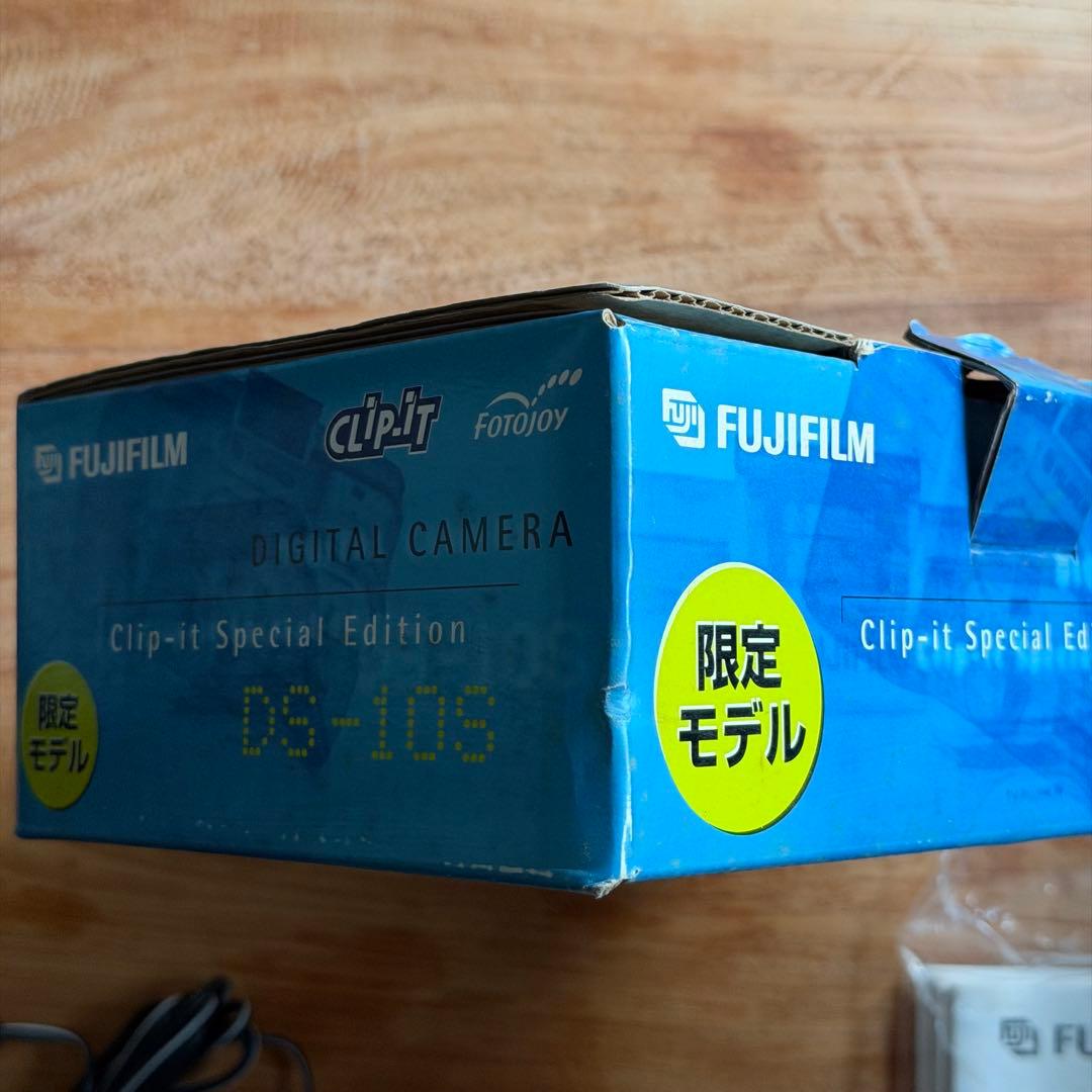 デジタルカメラ FUJIFILM CLIP-IT DS-10S special edition