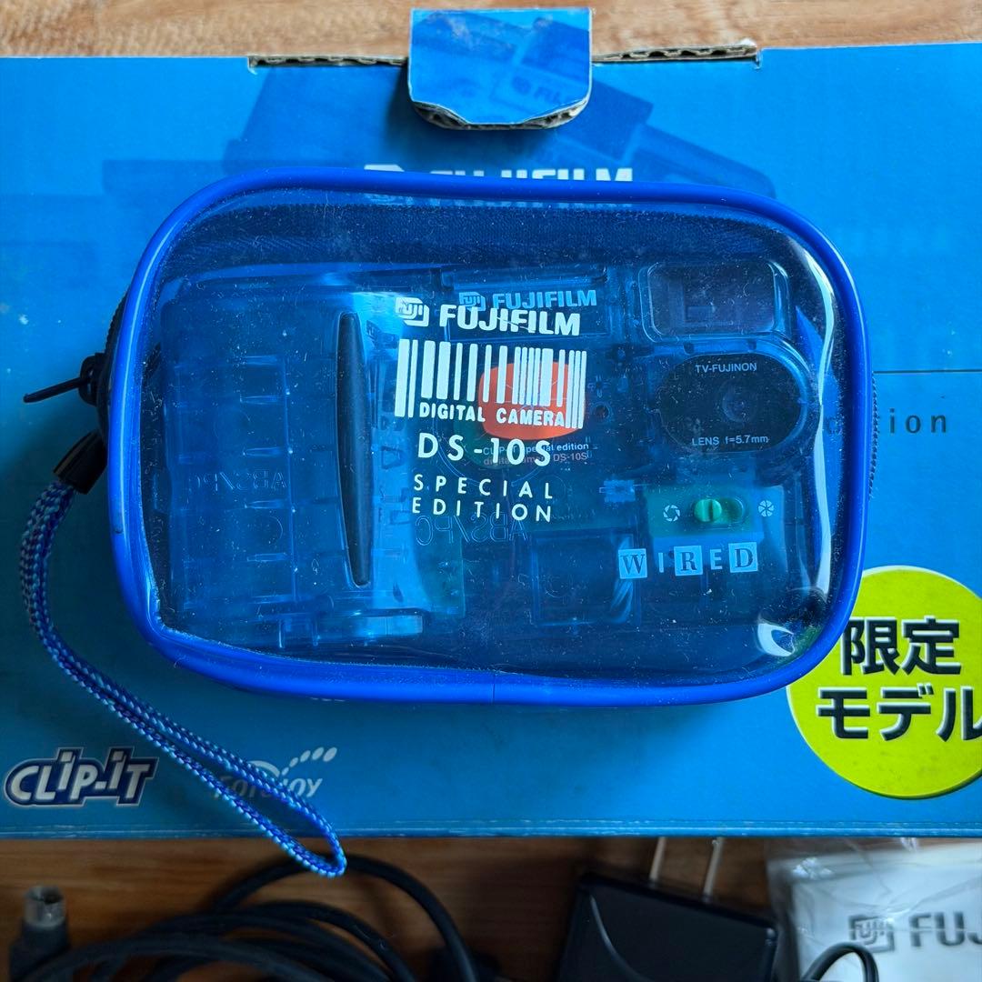 デジタルカメラ FUJIFILM CLIP-IT DS-10S special edition