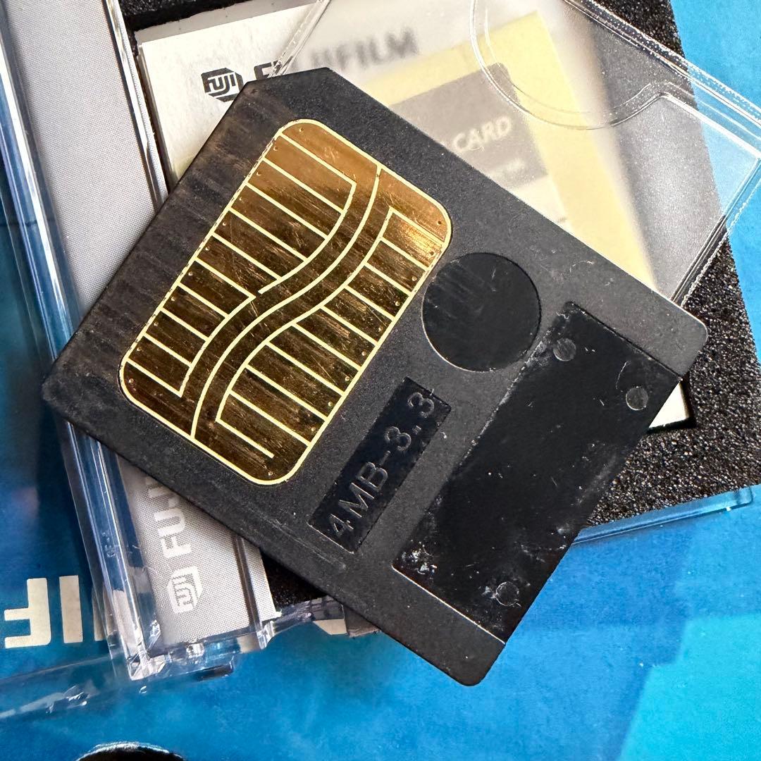 デジタルカメラ FUJIFILM CLIP-IT DS-10S special edition