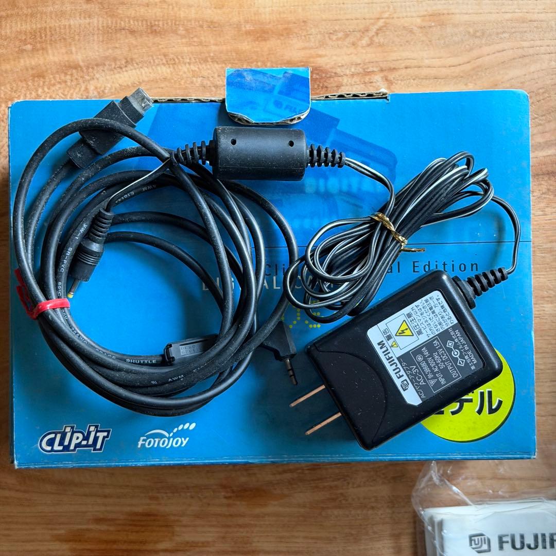 デジタルカメラ FUJIFILM CLIP-IT DS-10S special edition