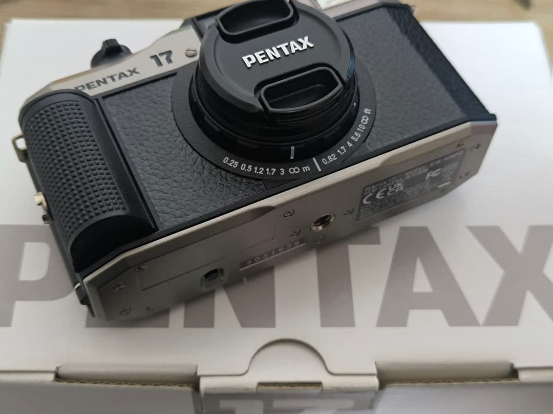 ペンタックス　PENTAX 17 フィルムカメラ