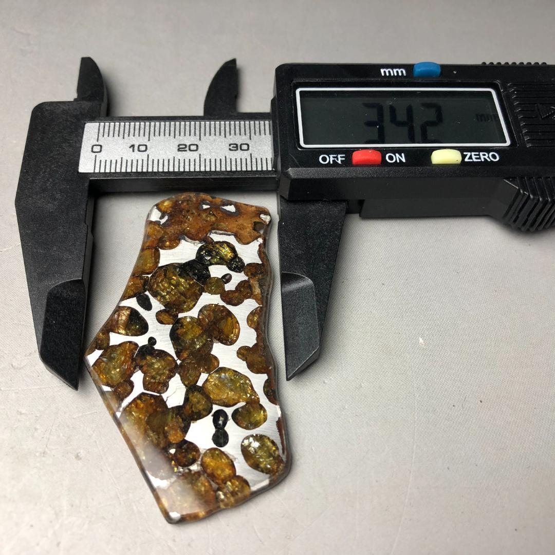 パラサイト隕石 隕石　石鉄隕石　セリコ隕石 美品　重さ約13ｇ　共箱