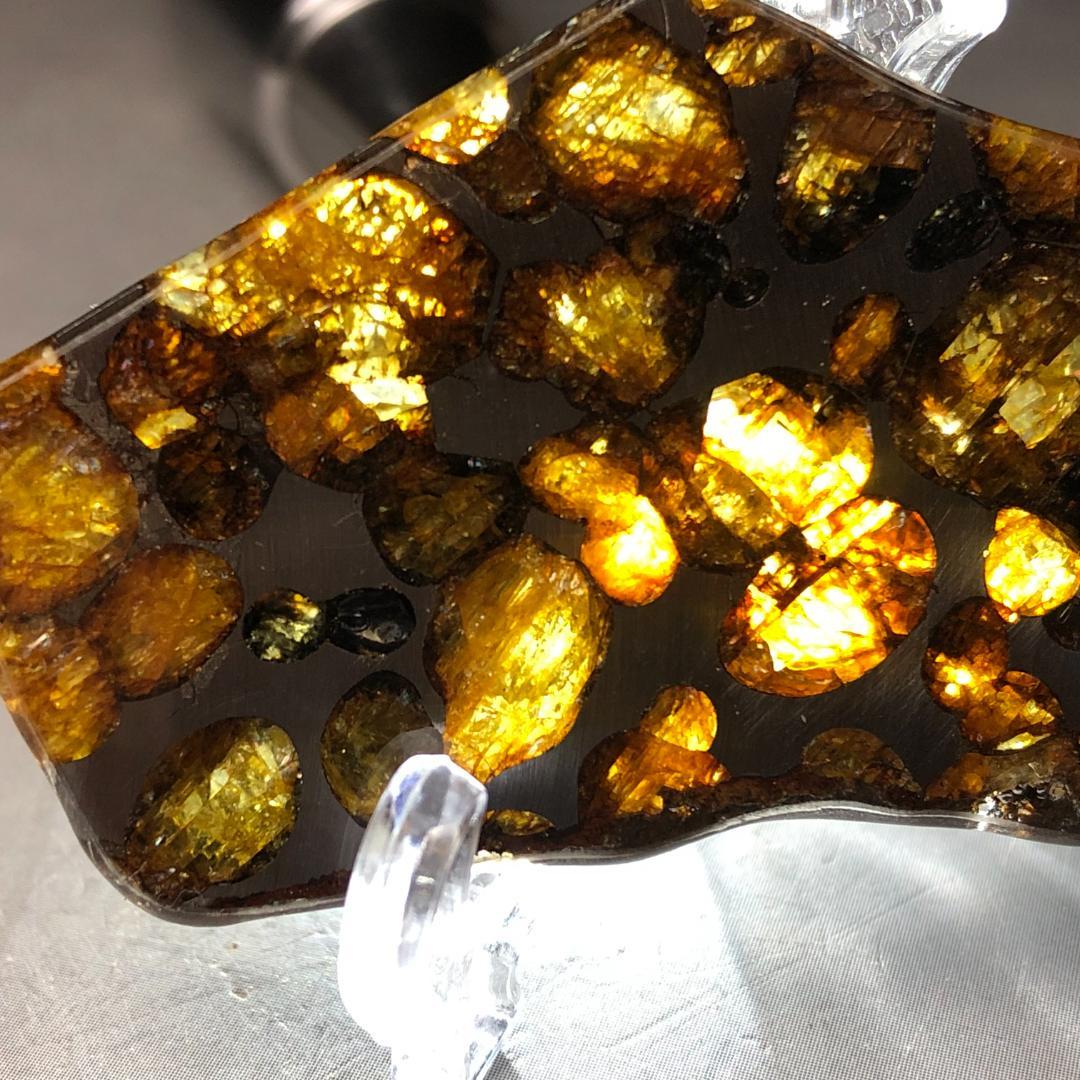 パラサイト隕石 隕石　石鉄隕石　セリコ隕石 美品　重さ約13ｇ　共箱