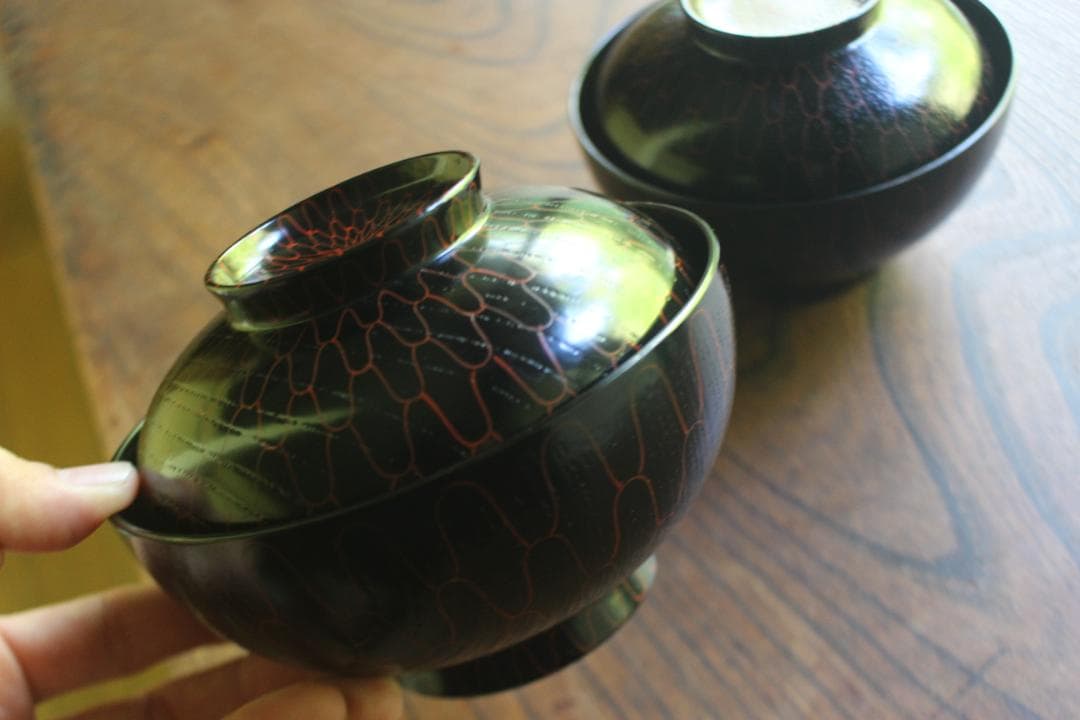 デッドストック！上質黒漆に極上網目蒔絵の映える煮物椀2点（検輪島塗蒔絵椀雑煮椀