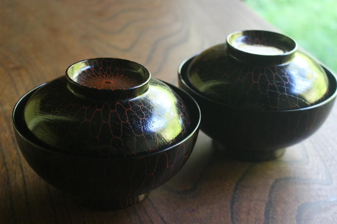 デッドストック！上質黒漆に極上網目蒔絵の映える煮物椀2点（検輪島塗蒔絵椀雑煮椀