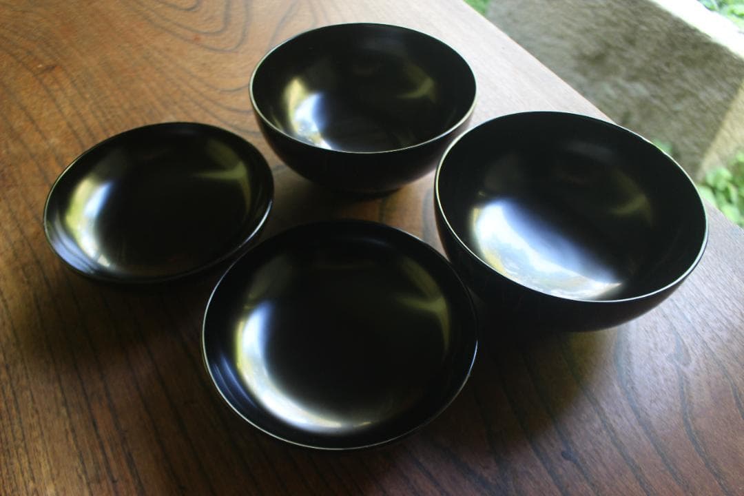 デッドストック！上質黒漆に極上網目蒔絵の映える煮物椀2点（検輪島塗蒔絵椀雑煮椀