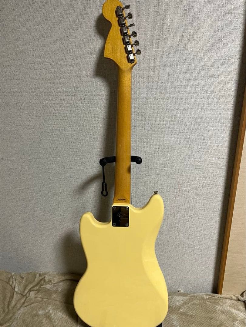 フェンダージャパン Mustang MG69 Yellow White