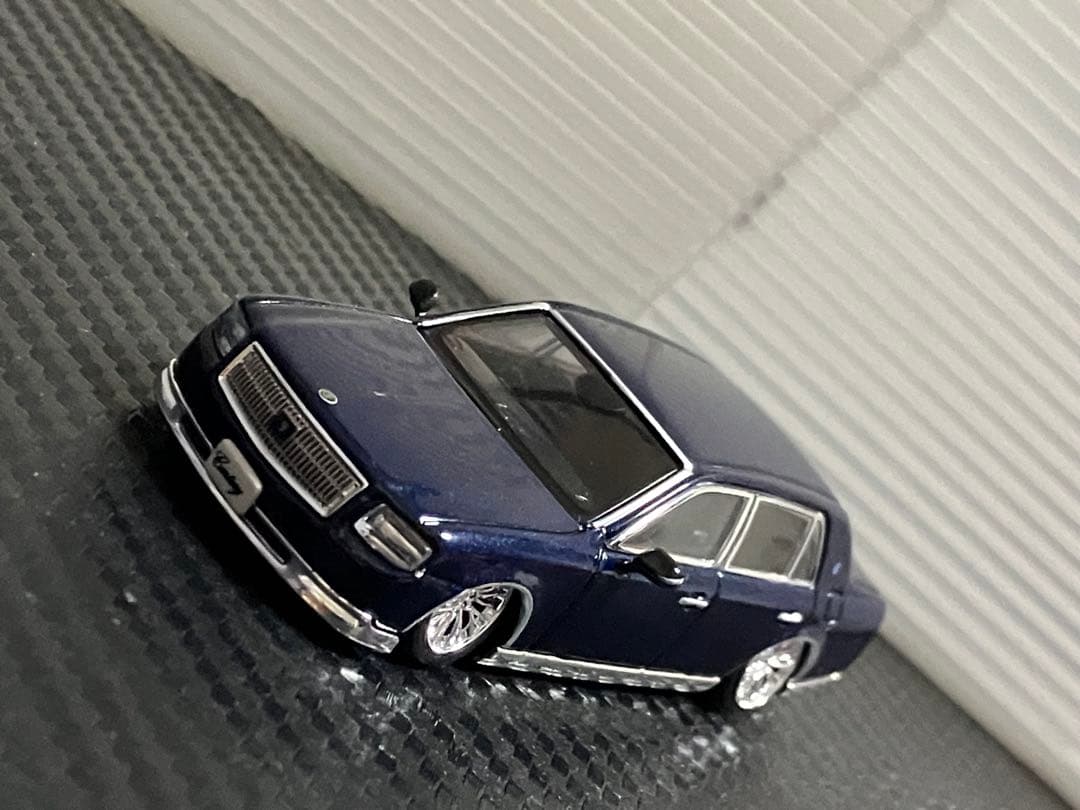 センチュリー　1/64 改造　シャコタン 紺色