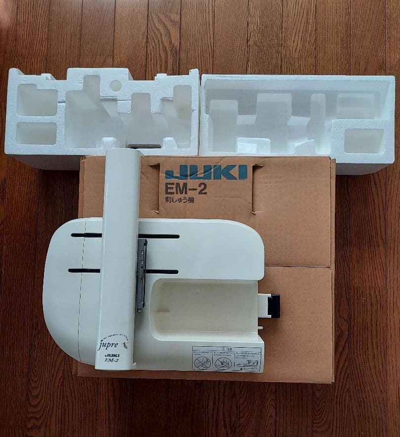 ジューキミシンの刺繍機　「EM-2」 新品