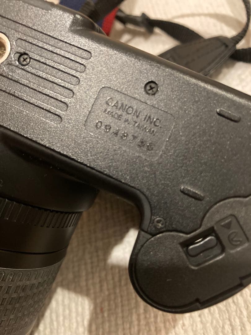 Canon EOS 一眼レフカメラ + レンズ2本　フィルム付き