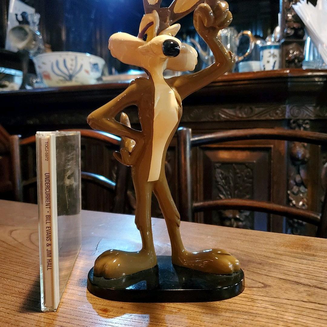 ※新品※　ワイリーコヨーテ　フィギュア　立ち姿