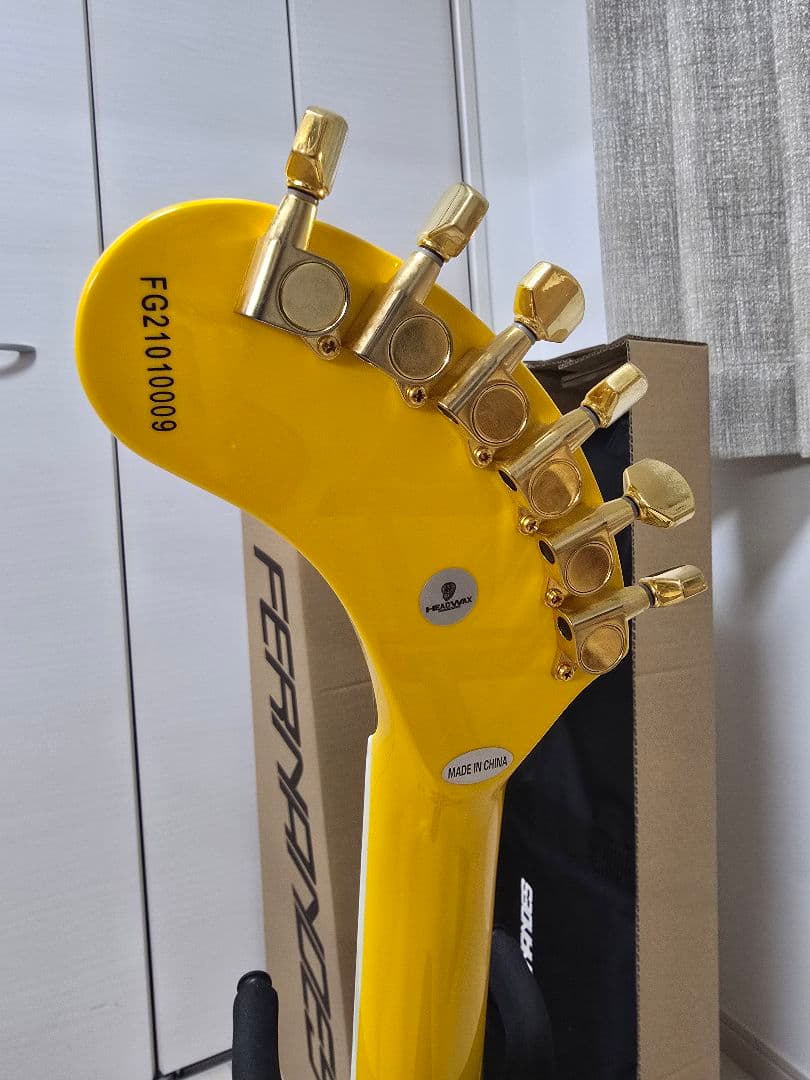 フェルナンデス ミニエレキギター YELLOW HEART　ZO-3