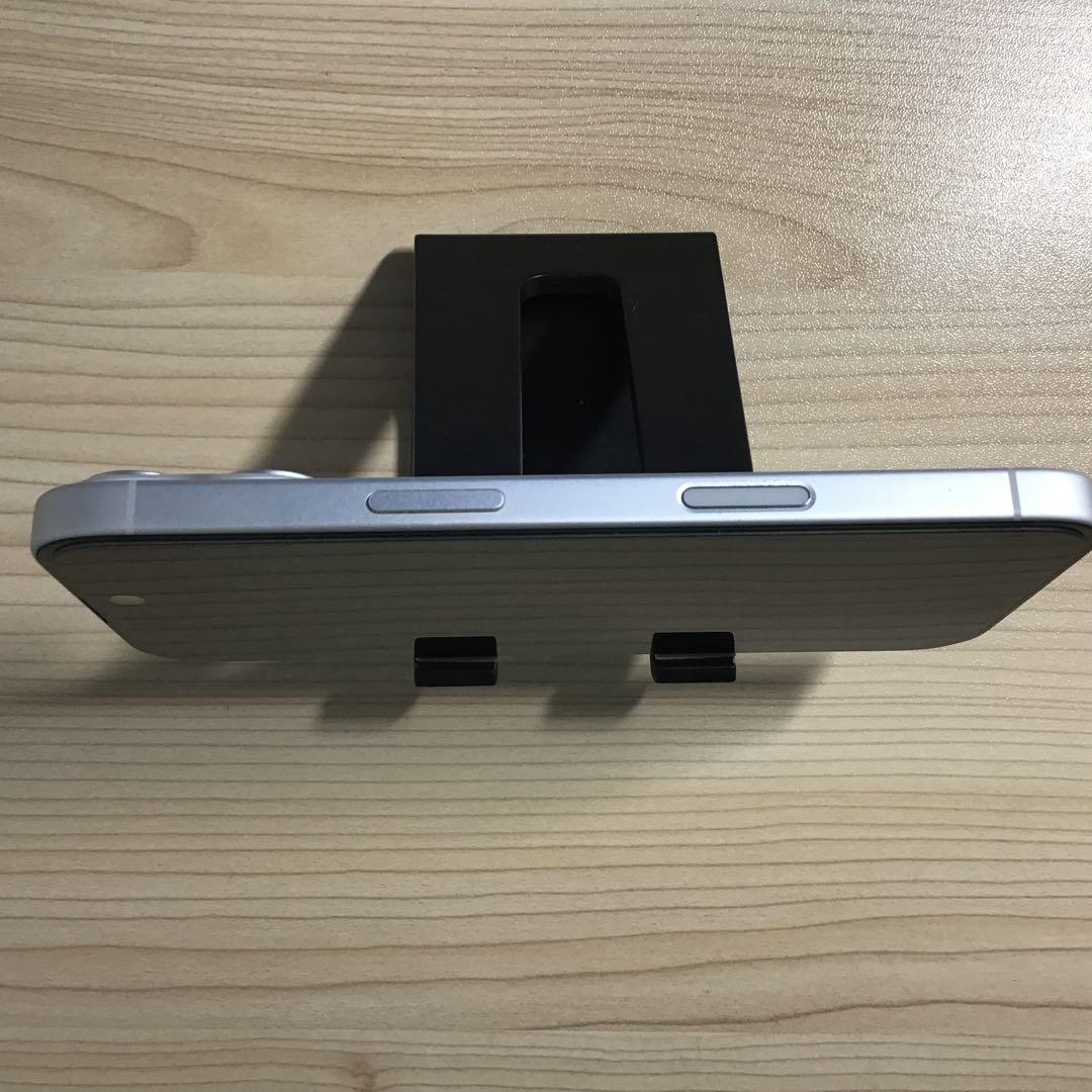 美品　Apple iPhone16 ホワイト128GB　SIMフリー