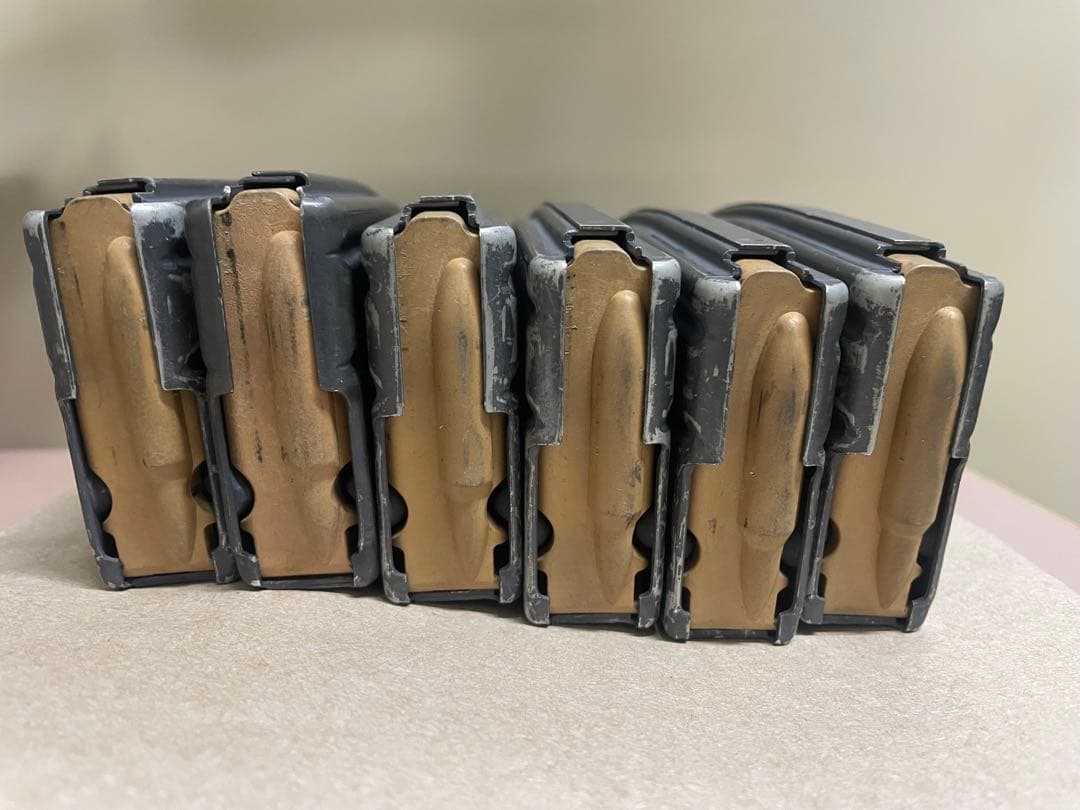 実物　米軍放出品　5.56mmマガジン