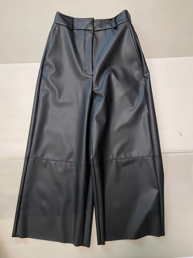 HEVE ラバーパンツ　ブラック　38