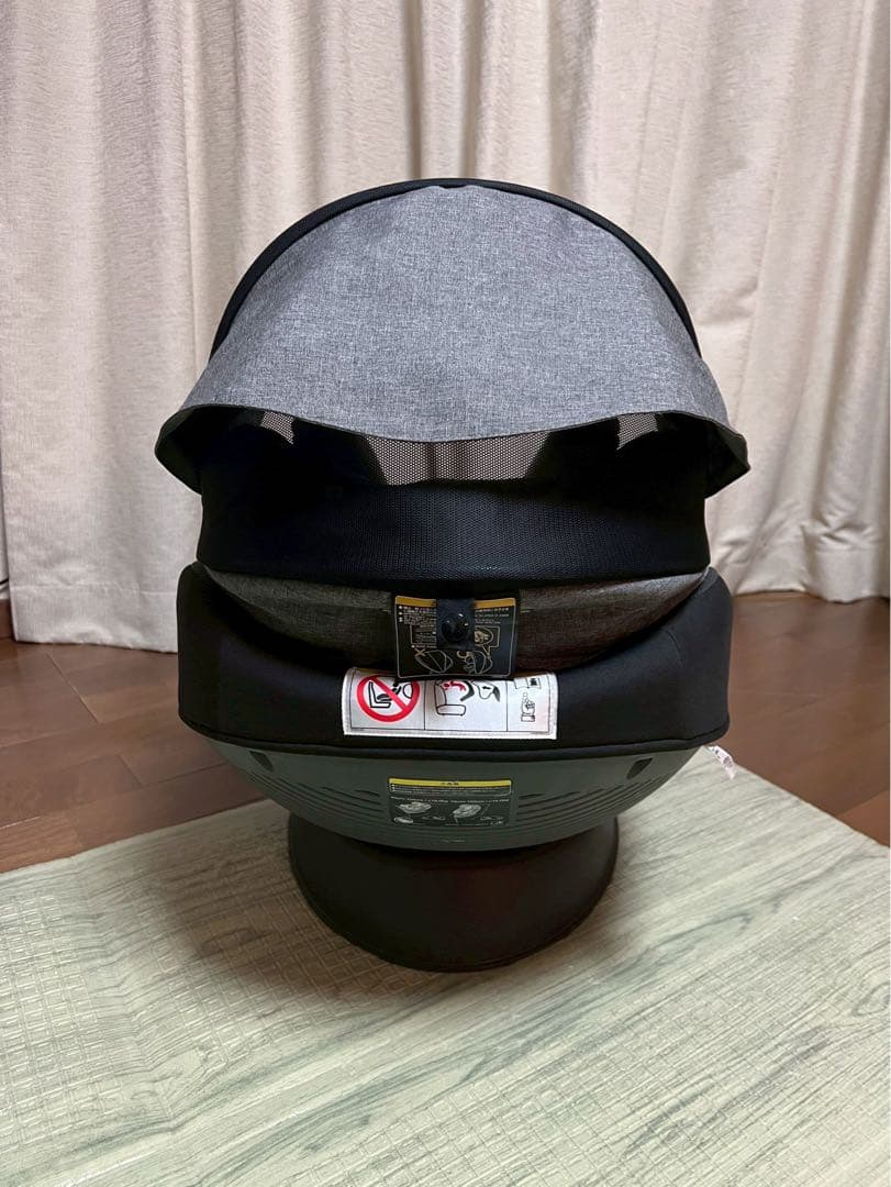 Combi THE S ザエス　ISOFIX チャイルドシート グレー