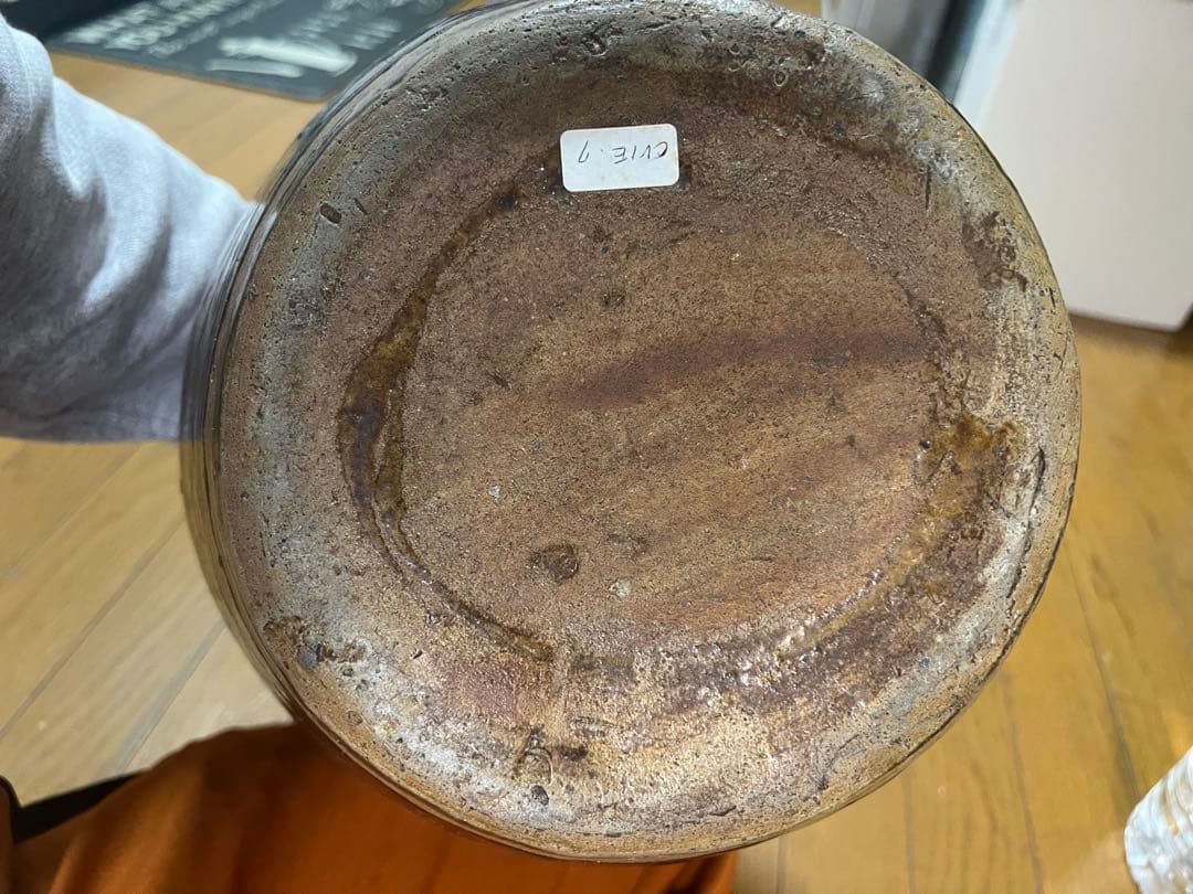 中国明時代茶色陶器 彫刻模様 壷