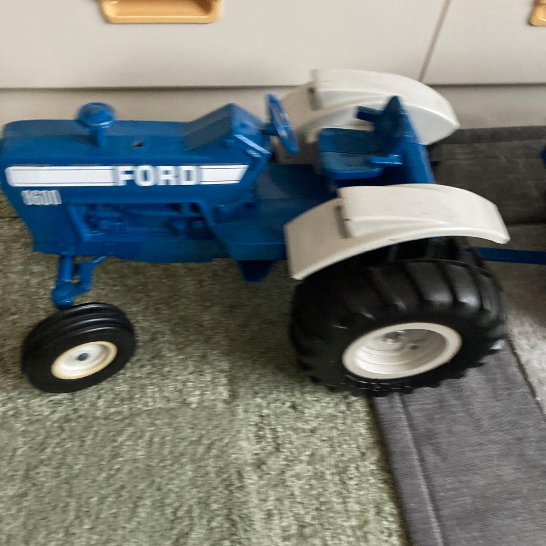 FORD 8600 トラクターとトレーラーセット