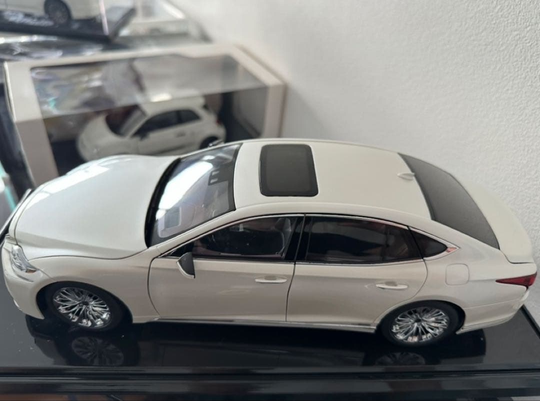 AUTOartLexus LS 500h1/18 ホワイト ミニカー1/18