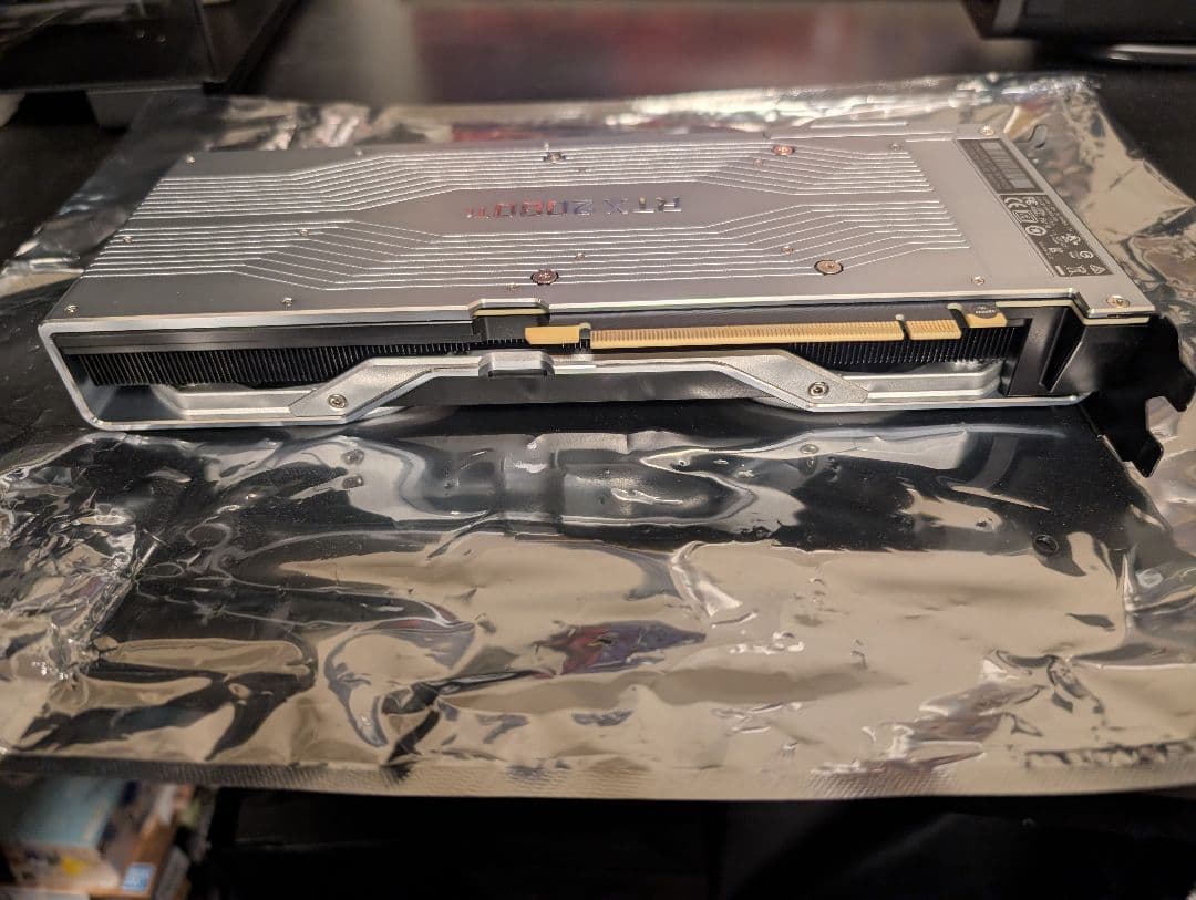 グラフィックボード・グラボ・ビデオカード NVIDIA RTX 2080 Ti Founders Edition