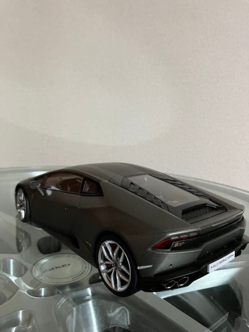 ランボルギーニウラカンペルホラマンテ　グレーソリッド　ダイキャストミニカー