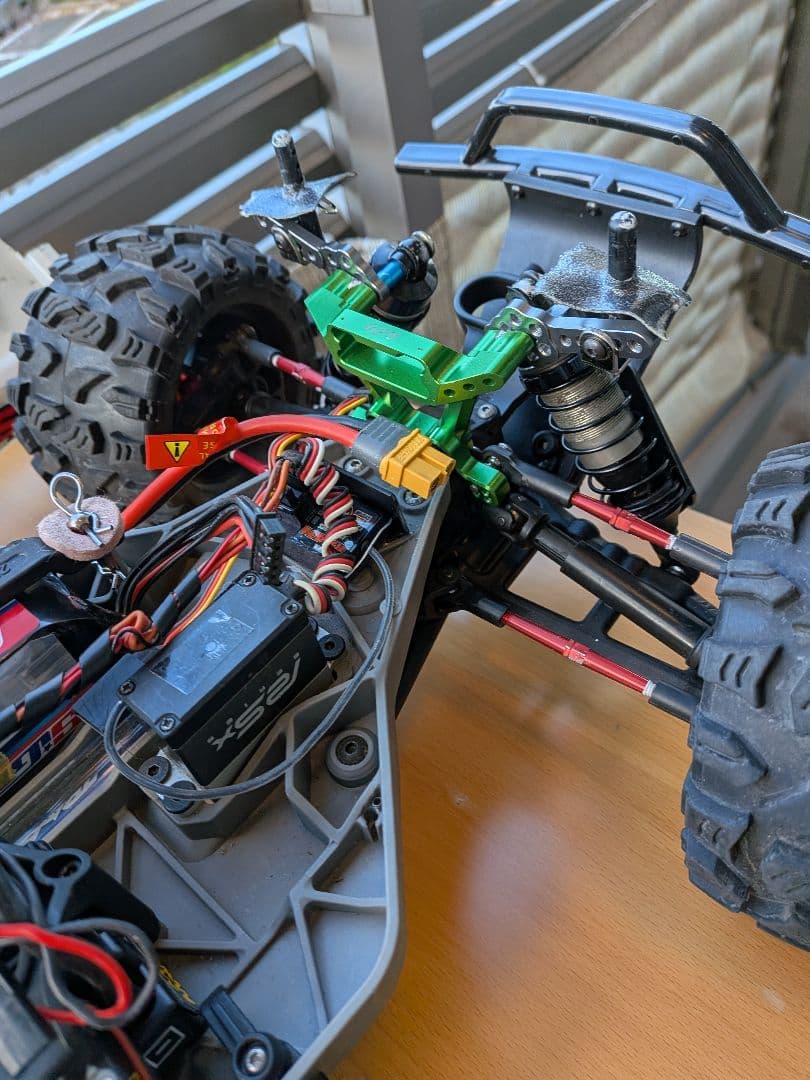トラクサス SCT 4WD オプションパーツ付き　プロポも付きます。