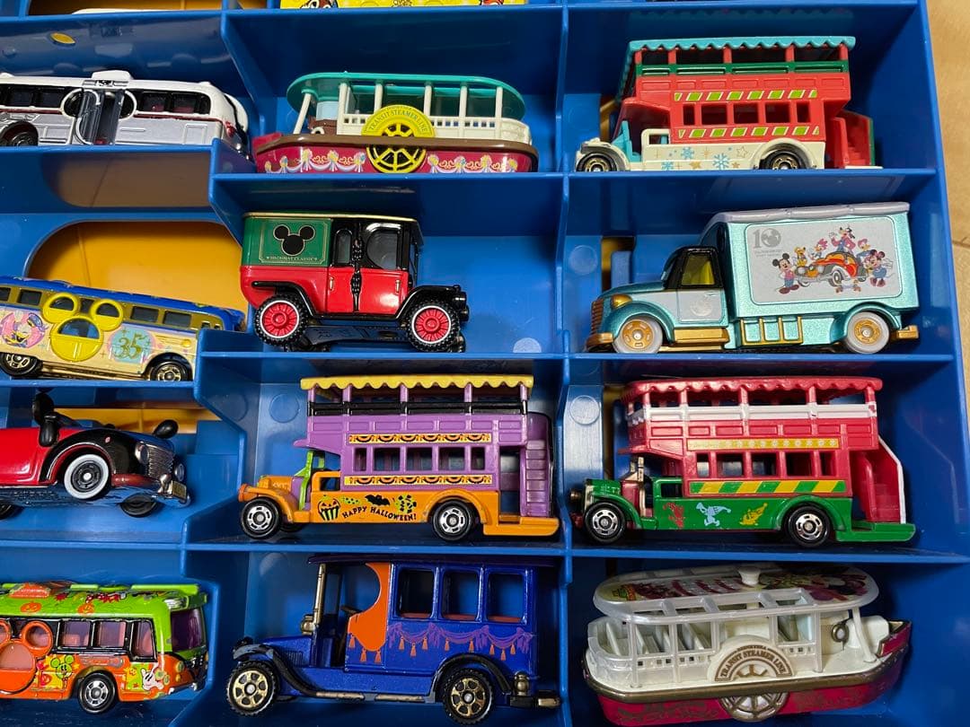 値下げ‼️豪華セット♡完売品⭐︎レア　ディズニー　トミカ　24台　収納ケースセット