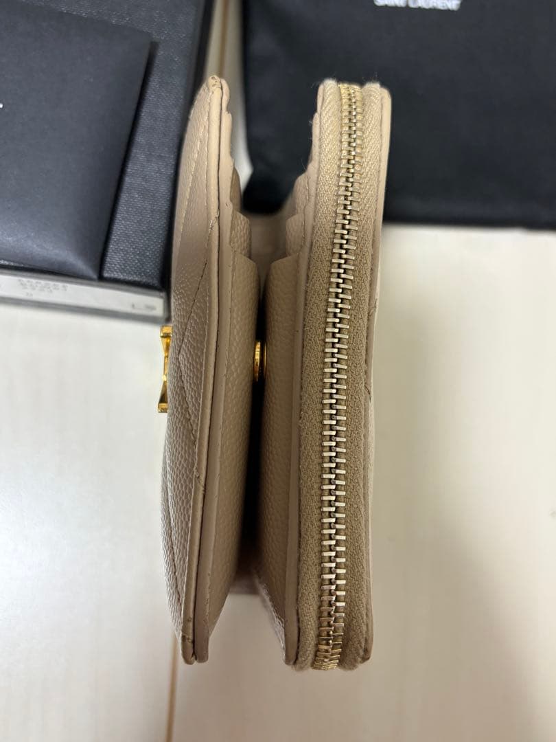 SAINT LAURENT ベージュ 二つ折り財布