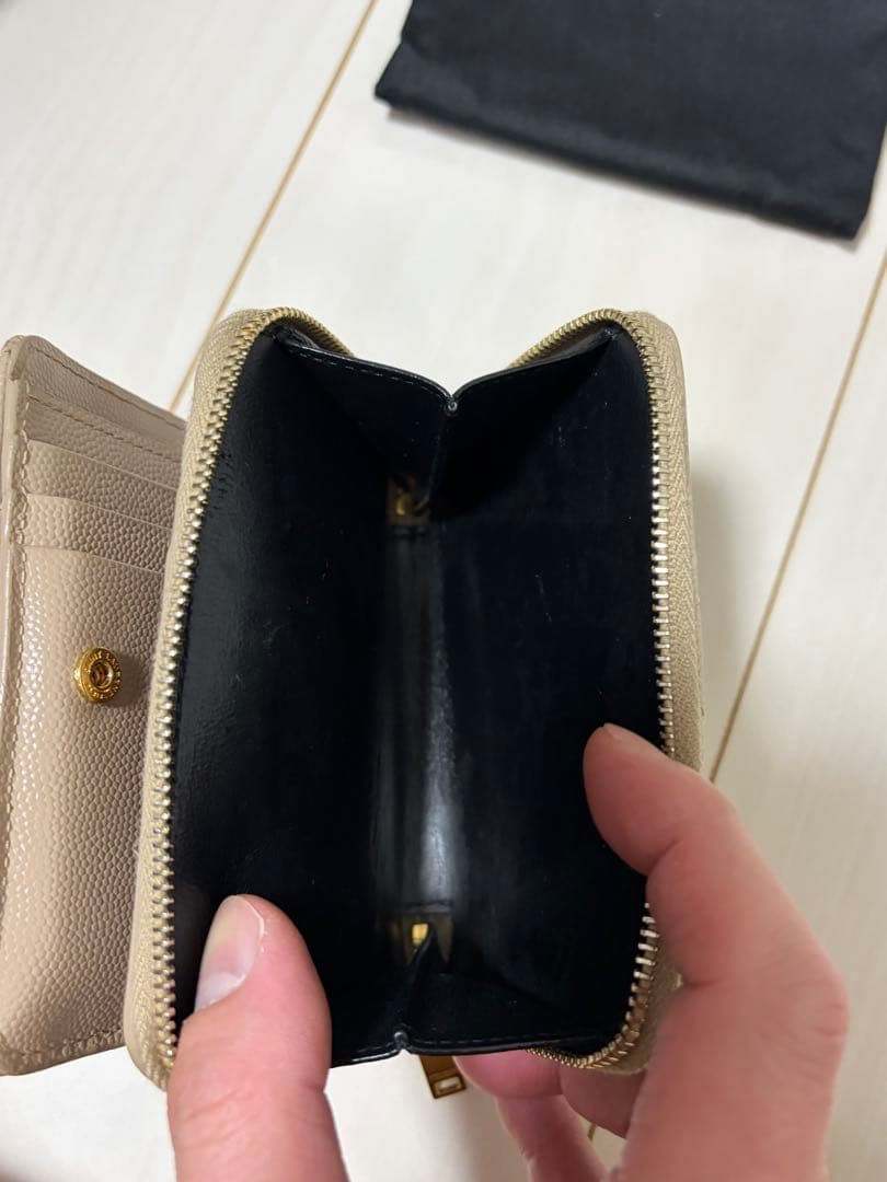 SAINT LAURENT ベージュ 二つ折り財布