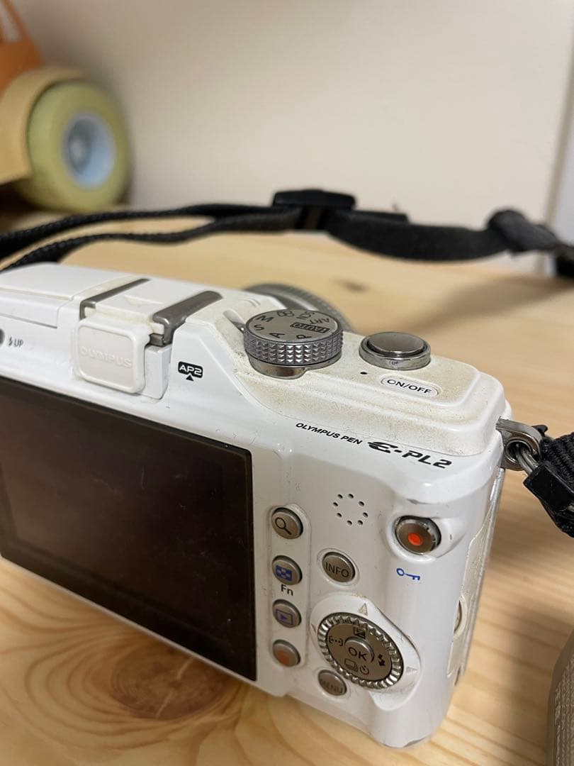 OLYMPUS E-PL2 ホワイト 本体と充電器