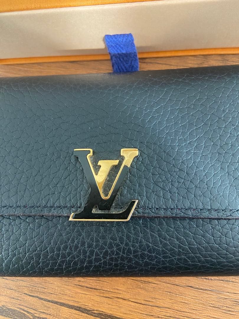 LOUIS VUITTON ルイヴィトン ポルトフォイユ カプシーヌ 財布