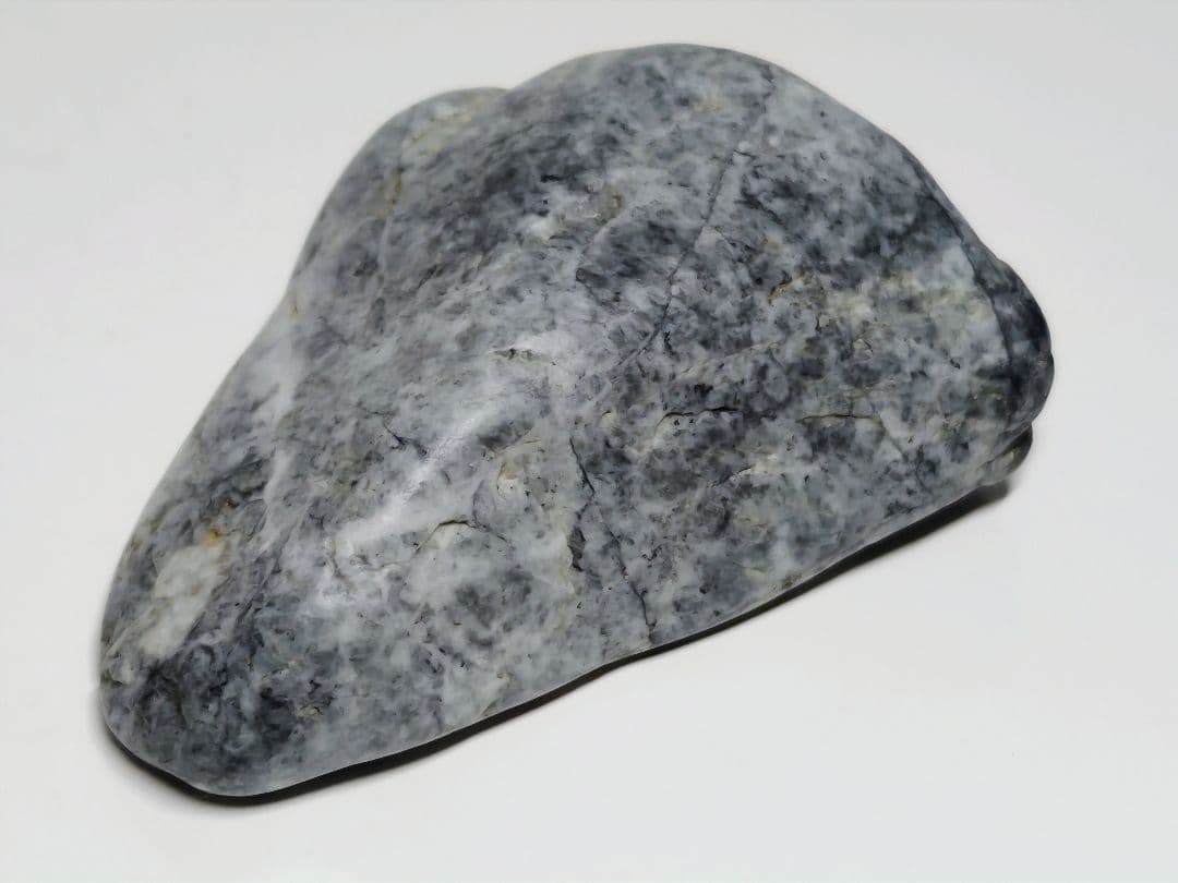 糸魚川139 翡翠 124g ヒスイ 原石 鑑賞石 自然石 誕生石 鉱物 鉱石