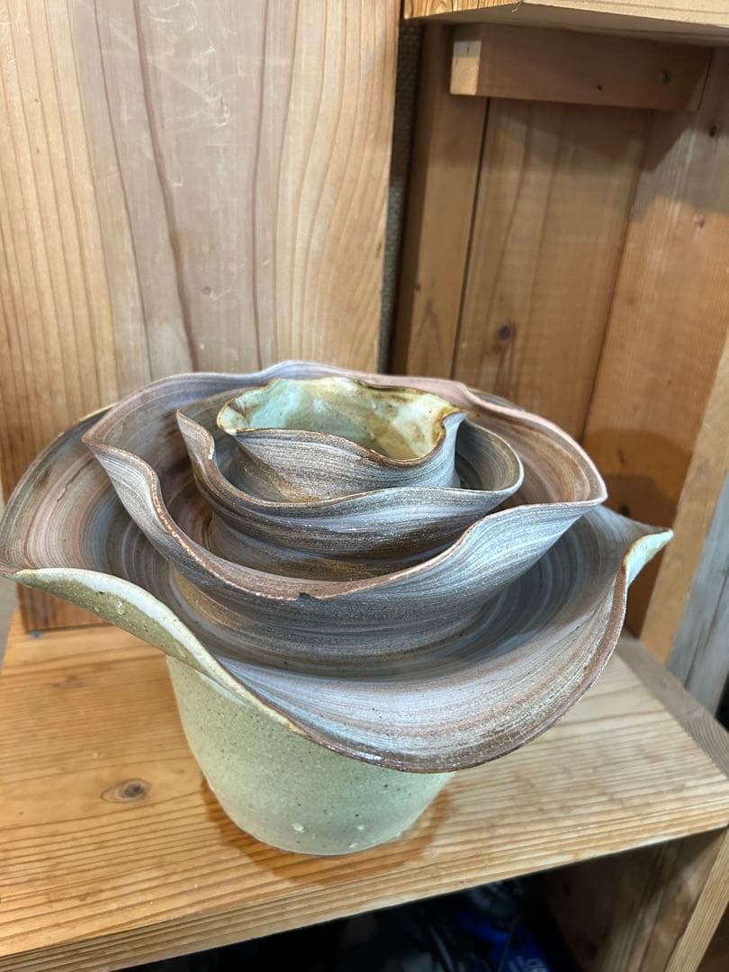 陶芸作家　やきもの　花器　花瓶　白石和宏　娘　白石阿衣