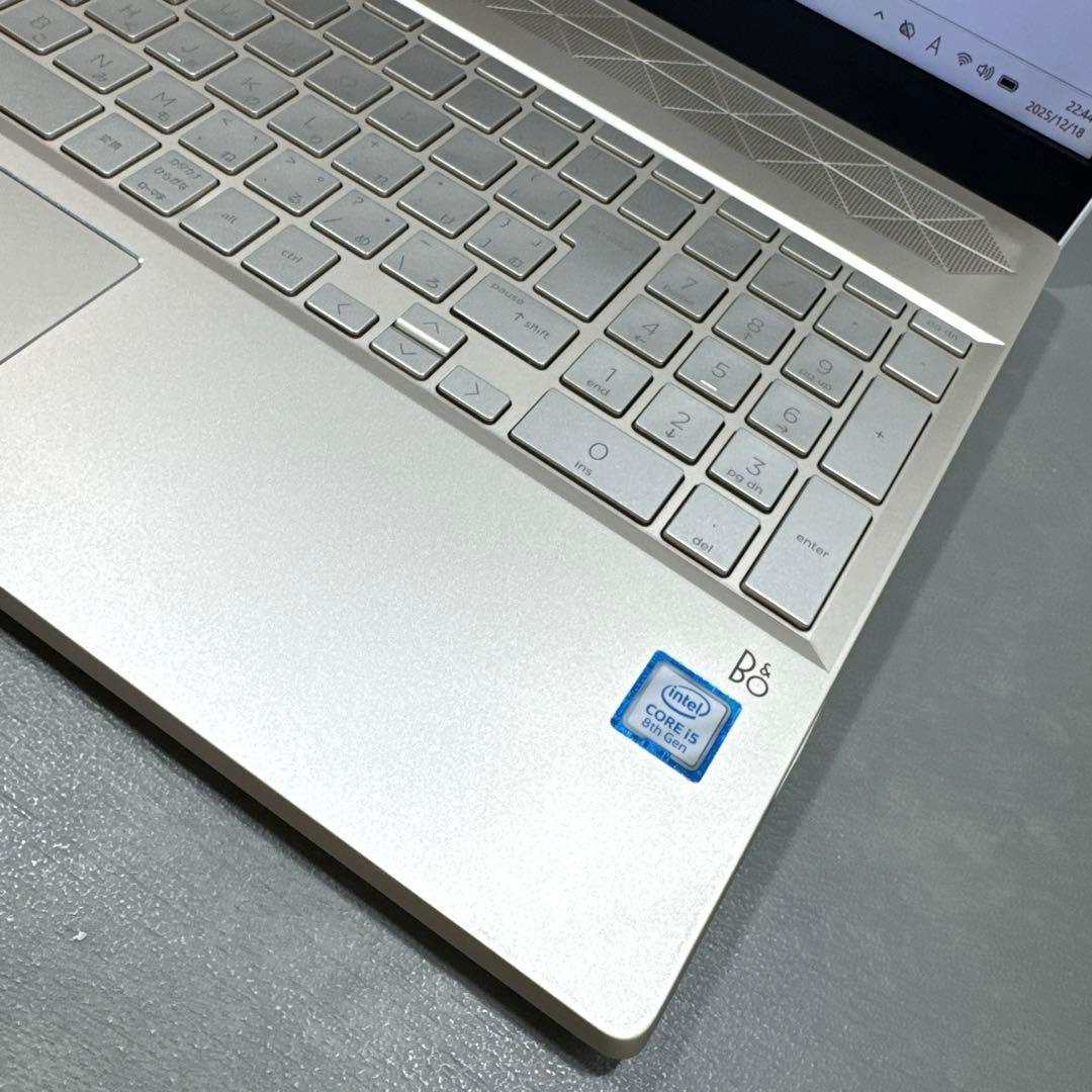 【希少】HPセラミックホワイト☘8世代i5☘NVMe256+HDD1TB☘️